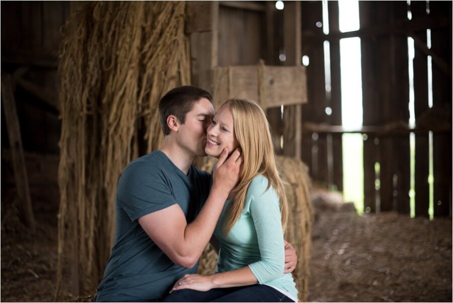 wisconsin-hometown-engagement-session_0008